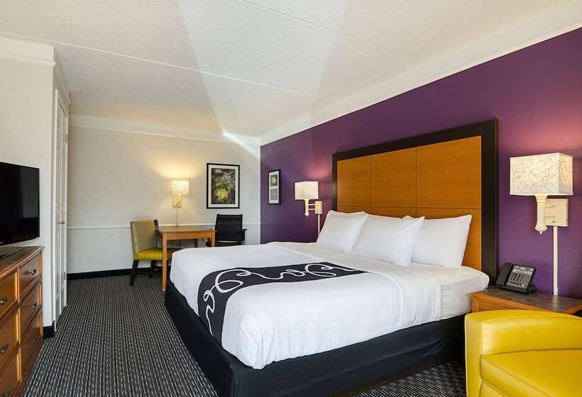 Номер Deluxe, Howard Johnson By Wyndham Sacramento Downtown