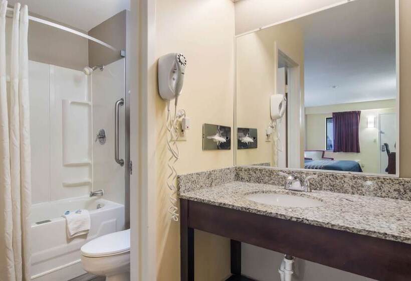 Номер Стандарт 2 Двуспальные Кровати, Rodeway Inn & Suites Monroevillepittsburgh