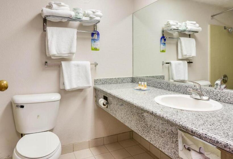 Номер Стандарт, Days Inn & Suites By Wyndham Fullerton