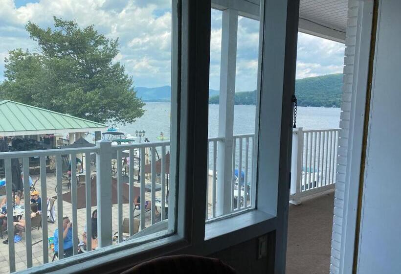 Номер Superior Вид на Бассейн, The Georgian Lakeside Resort