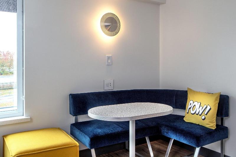Номер Стандарт Кровать Кинг Адаптированный для Инвалидов, Aloft Framingham