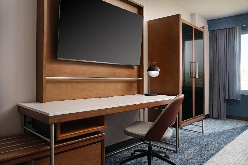 חדר סטנדרט עם מיטת קינג, Courtyard By Marriott San Diego Mission Valley/hotel Circle