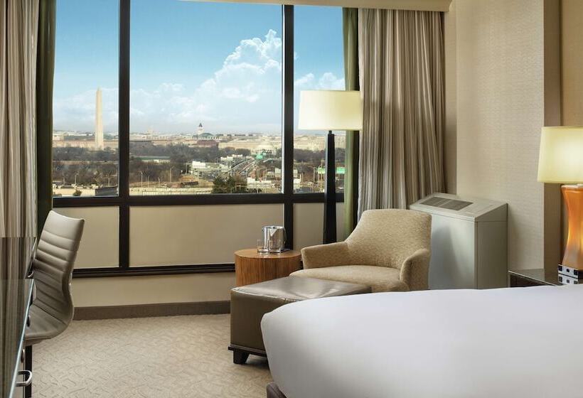 스탠다드 룸 킹사이즈 침대, Doubletree By Hilton Washington Dc   Crystal City