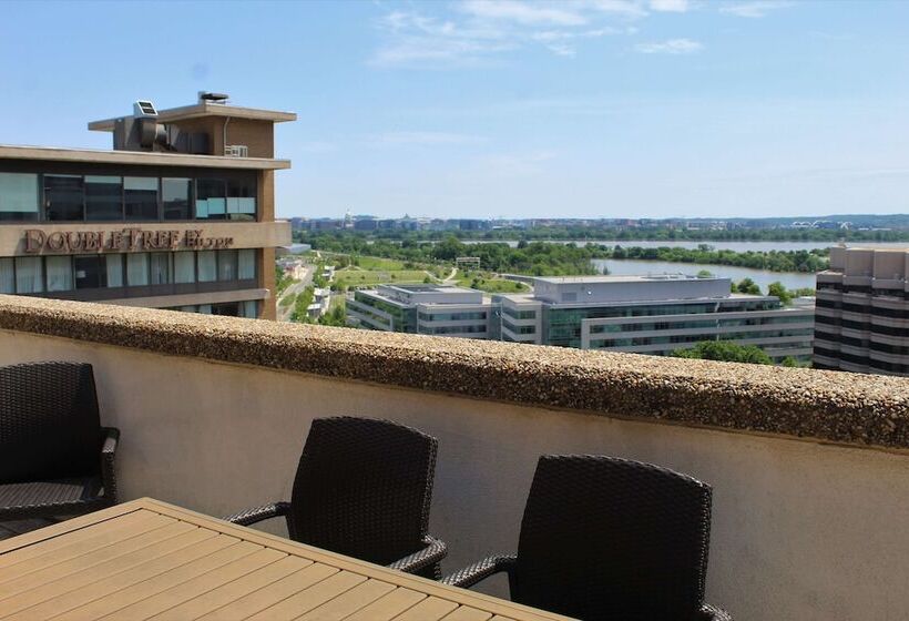 스탠다드 룸 킹사이즈 침대, Doubletree By Hilton Washington Dc   Crystal City
