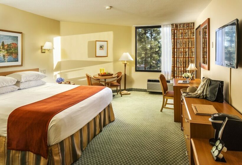 Pokój Deluxe Widok Basen, Howard Johnson By Wyndham Anaheim Hotel & Water Playground
