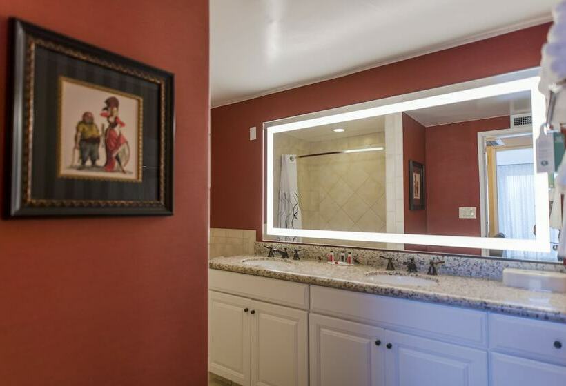Suite, Howard Johnson By Wyndham Anaheim Hotel & Water Playground