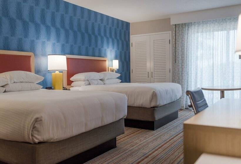 Deluxe Room Adapted for Disabled, Howard Johnson By Wyndham Anaheim Hotel & Water Playground