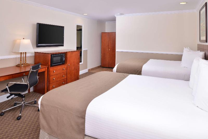 Suite, Howard Johnson By Wyndham Anaheim Hotel & Water Playground