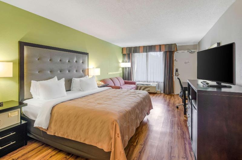 스탠다드 룸 킹사이즈 침대, Quality Inn Roanoke Airport