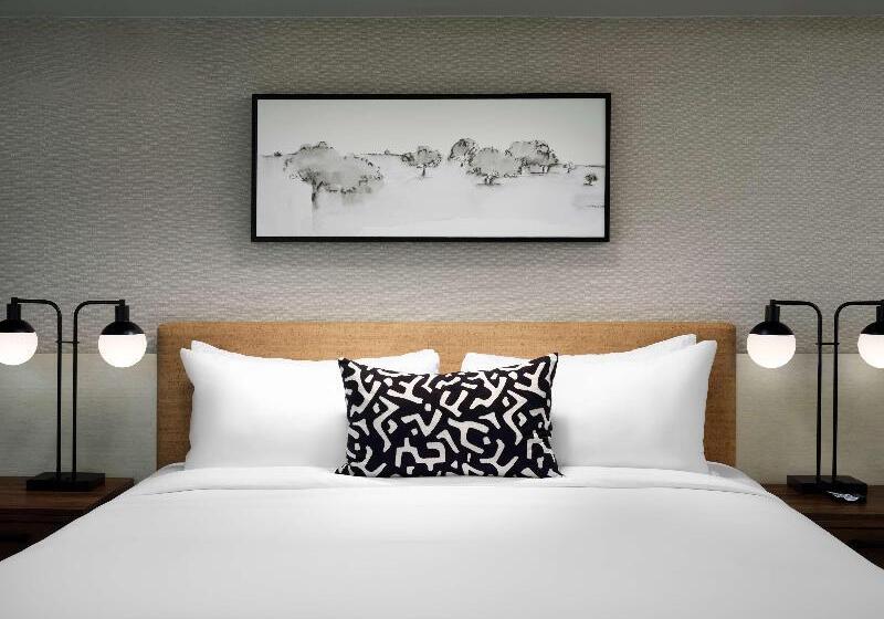 Номер Deluxe, Sonesta Irvine John Wayne Airport