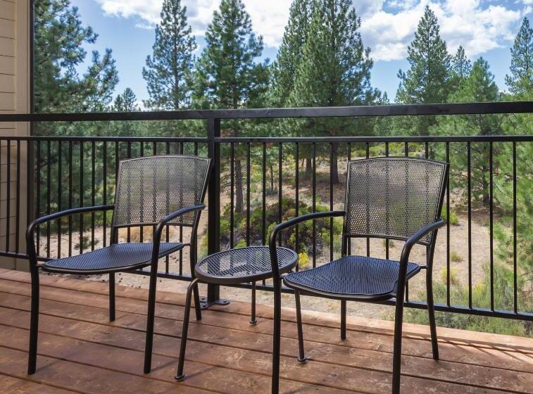 Studio Standard, Seventh Mountain Resort
