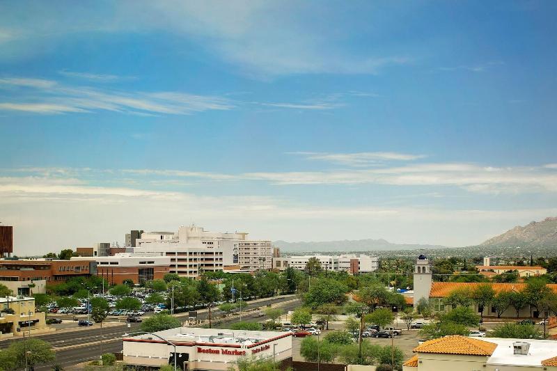 Номер Стандарт, Aloft Tucson University