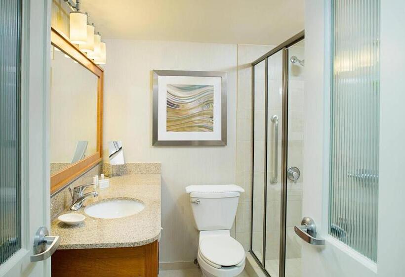 Quarto Estandar Cama King, Courtyard Montvale