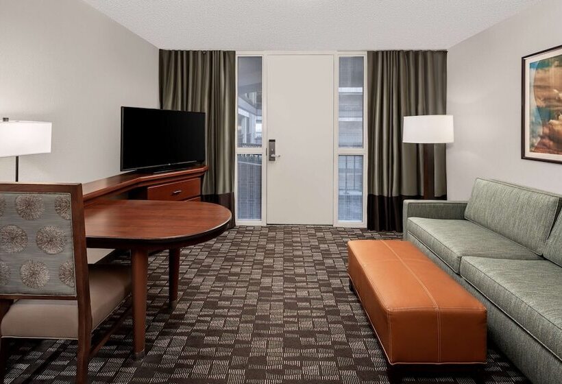 Premium Suite, Embassy Suites By Hilton Nashville Airport