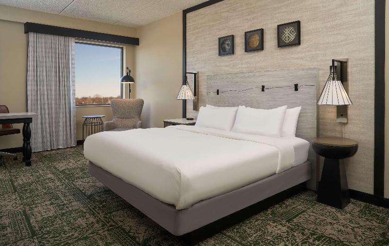 Президентский Люкс, Hilton Appleton Paper Valley