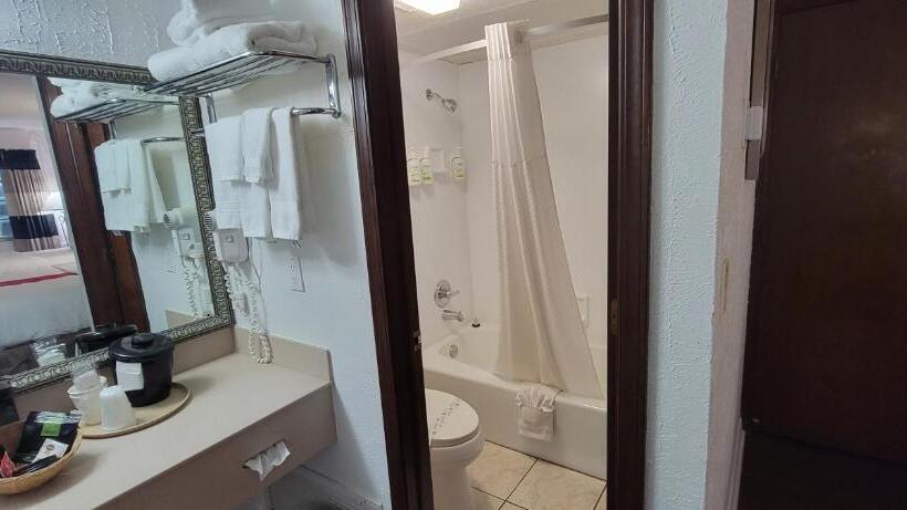 חדר סטנדרט עם מיטת קווין, Ramada By Wyndham Mountain Home