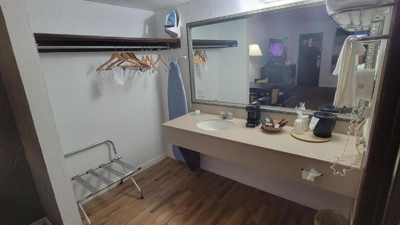 디럭스 룸, Ramada By Wyndham Mountain Home