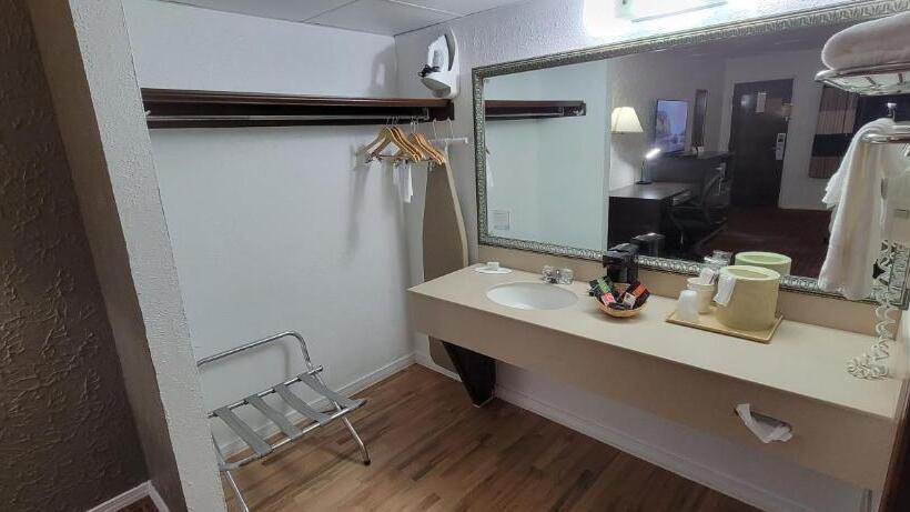 디럭스 룸, Ramada By Wyndham Mountain Home