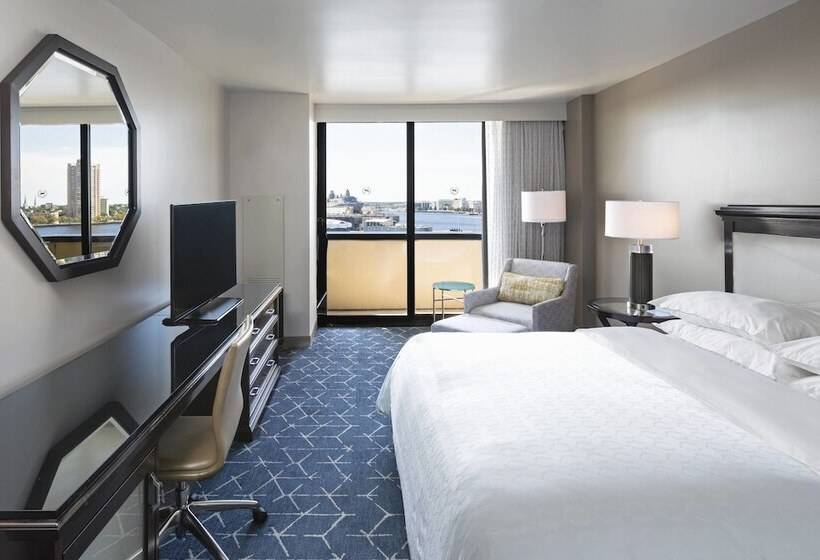 Люкс Клуб, Sheraton Norfolk Waterside