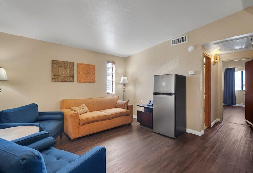 스위트, Clarion Inn