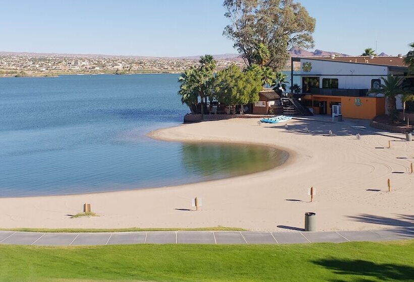 סוויטה, The Nautical Beachfront Resort