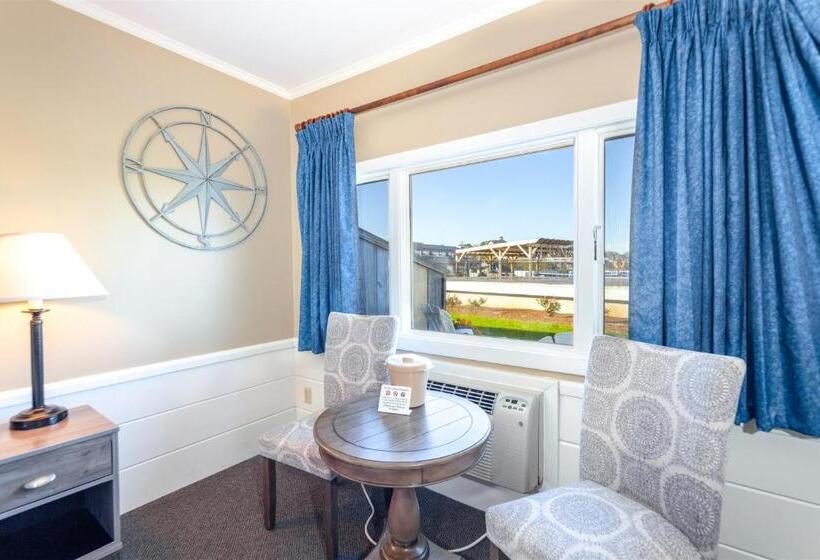 스탠다드 룸 킹사이즈 침대, Provincetown Inn