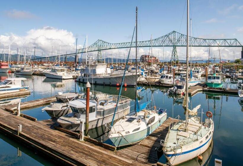 Номер Стандартный с Видом, Astoria Riverwalk Inn