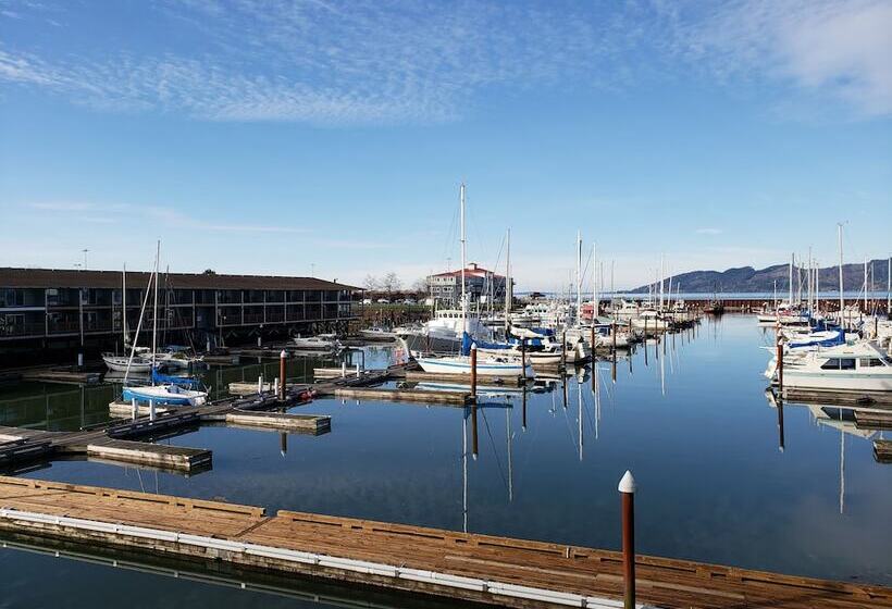 Люкс Кровать Кинг, Astoria Riverwalk Inn
