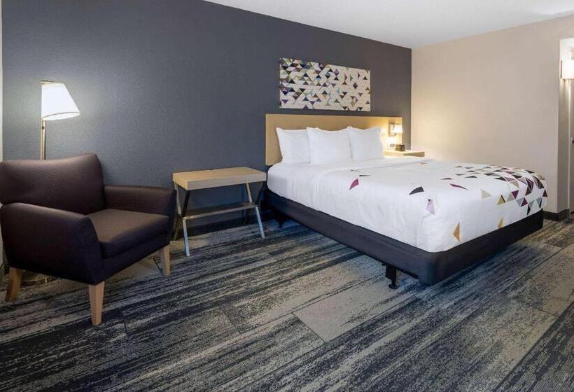 Номер Стандарт Кровать Кинг Адаптированный для Инвалидов, Baymont By Wyndham White Plains  Elmsford
