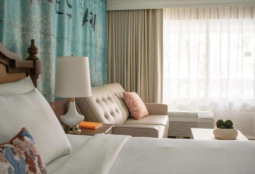Quarto Estandar Cama King para Deficientes Físicos, Havana Cabana At Key West   Adults Only