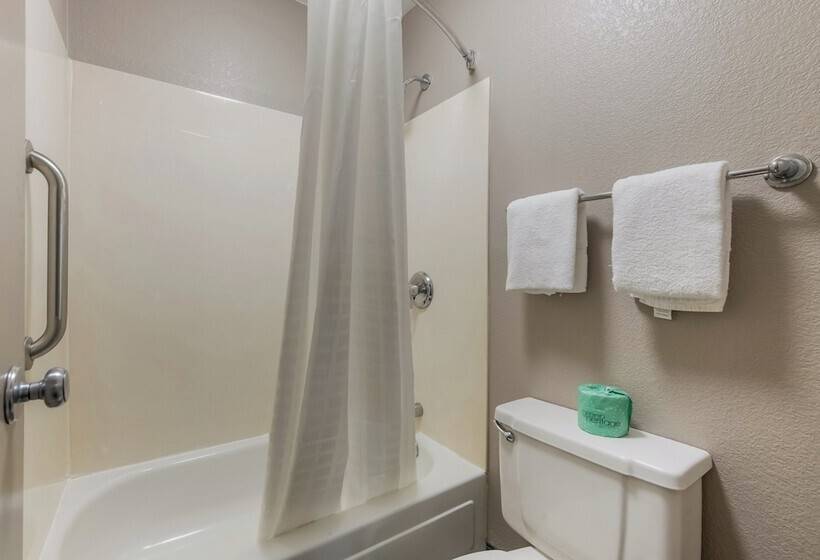 디럭스 룸, Red Roof Inn Hickory