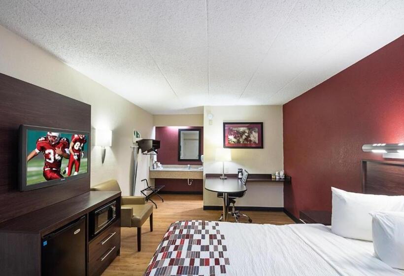 带大床的高级房间, Red Roof Inn Madison, Wi