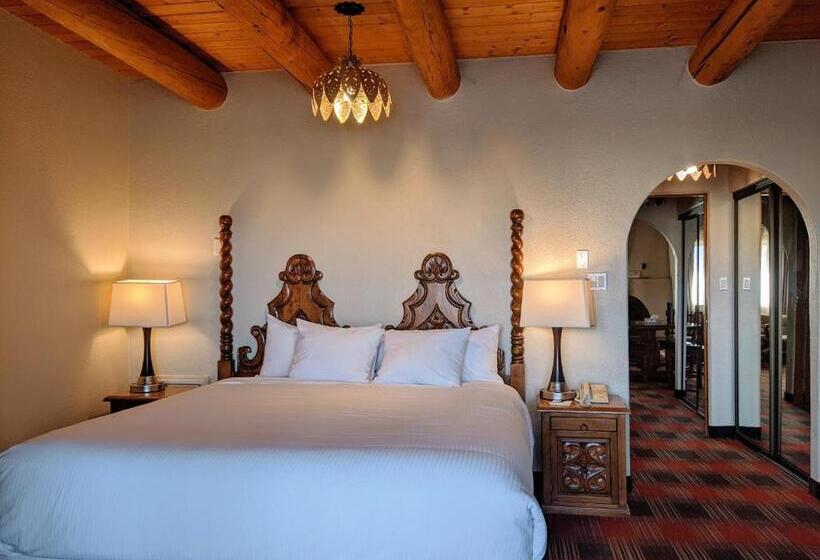 豪华套房, Sagebrush Inn & Suites