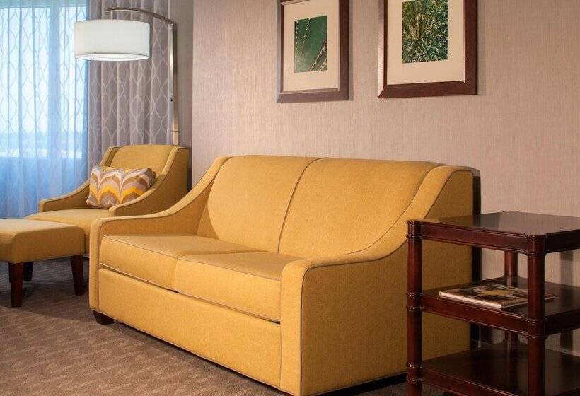 סוויטת קלאב, Sheraton Arlington