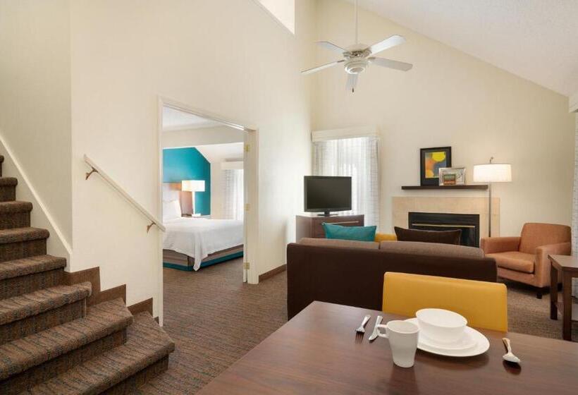 펜트하우스 스위트, Hawthorn Suites By Wyndham Tinton Falls