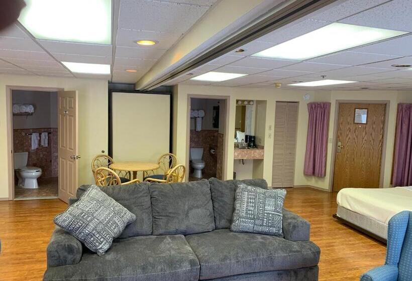Семейный Номер Deluxe, Riveredge Resort