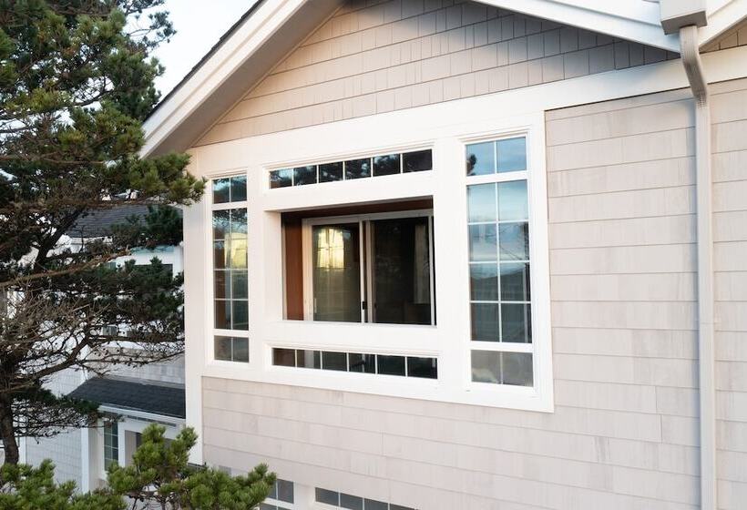 Люкс Кровать Кинг, Hallmark Resort   Cannon Beach