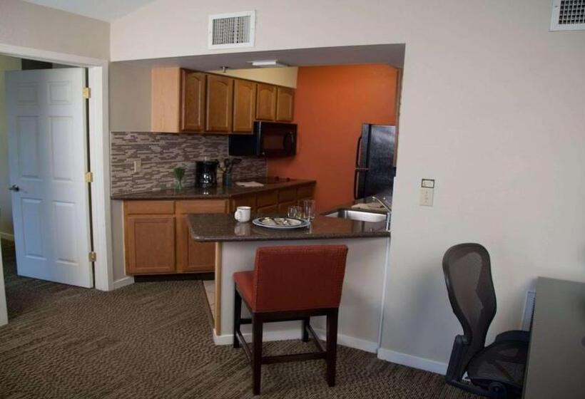 Люкс 2 Спальни, Sonesta Es Suites Chatsworth