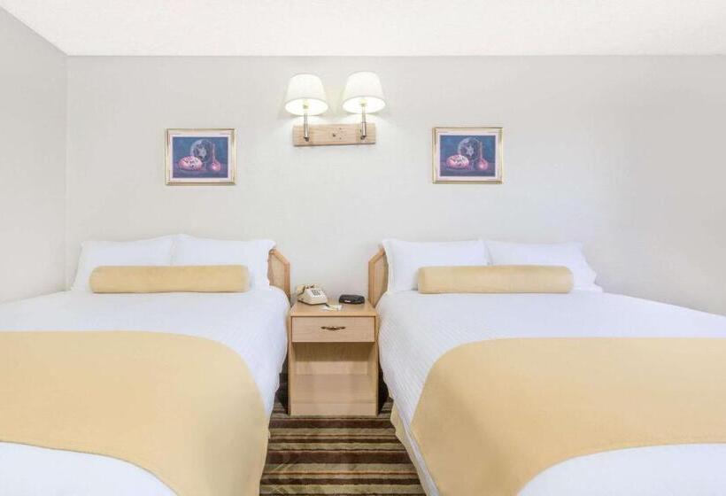 Номер Стандарт 2 Двуспальные Кровати, Super 8 By Wyndham Lake Havasu City