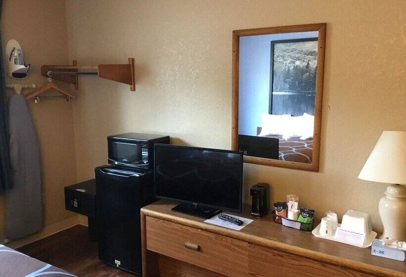 Номер Стандарт 2 Двуспальные Кровати, Super 8 By Wyndham Newburgh/west Point Stewart Intl Airport
