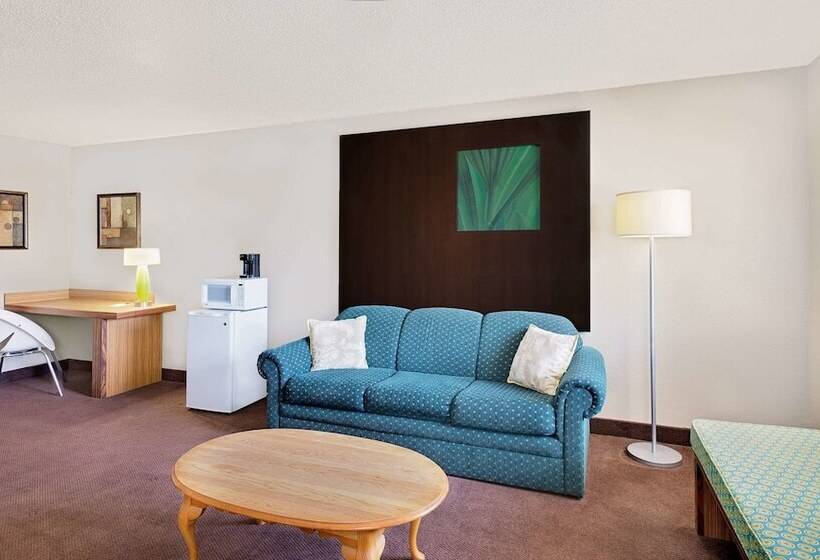 Студия Deluxe, Super 8 By Wyndham Newburgh/west Point Stewart Intl Airport