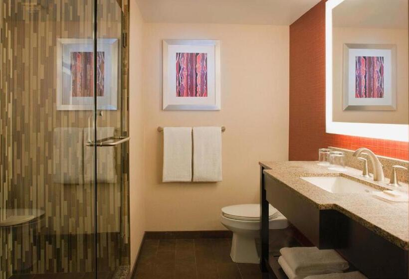 스탠다드 룸 킹사이즈 침대, Courtyard Los Angeles Sherman Oaks