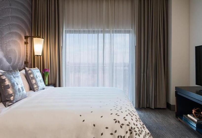 キングサイズベッドのスイートルーム, Renaissance Waterford Oklahoma City