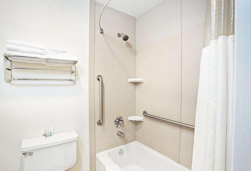 Номер Deluxe Кровать Кинг, Travelodge By Wyndham Banning Casino And Outlet Mall