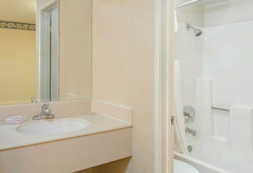 Номер Стандарт Двуспальная Кровать, Travelodge By Wyndham San Clemente Beach