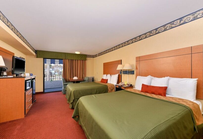 Номер Стандарт 2 Двуспальные Кровати, Travelodge By Wyndham San Clemente Beach