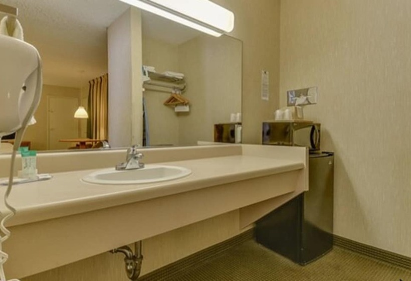带2个双人床的标准工作室, Vagabond Inn Los Angeles At Usc