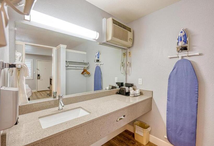 Стандартный Номер Кровать Кинг, Vagabond Inn San Luis Obispo
