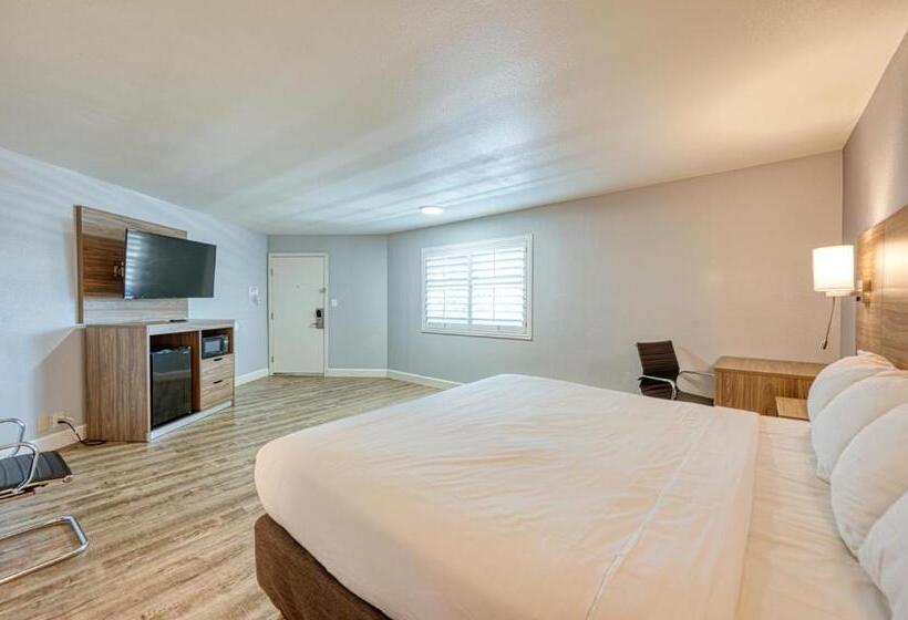 Номер Deluxe Кровать Кинг, Vagabond Inn San Luis Obispo