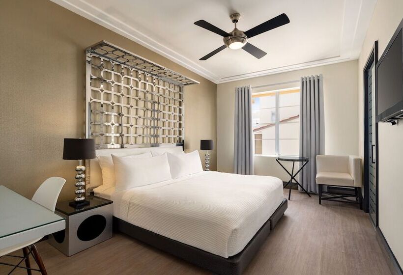 Номер Deluxe, Waldorf Towers South Beach